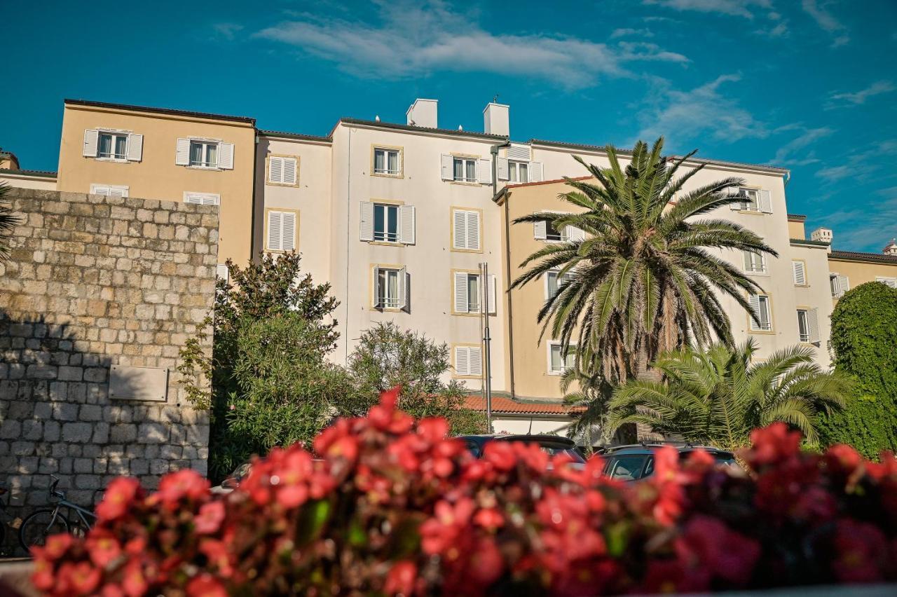 Hotel International Rab Town Exterior foto