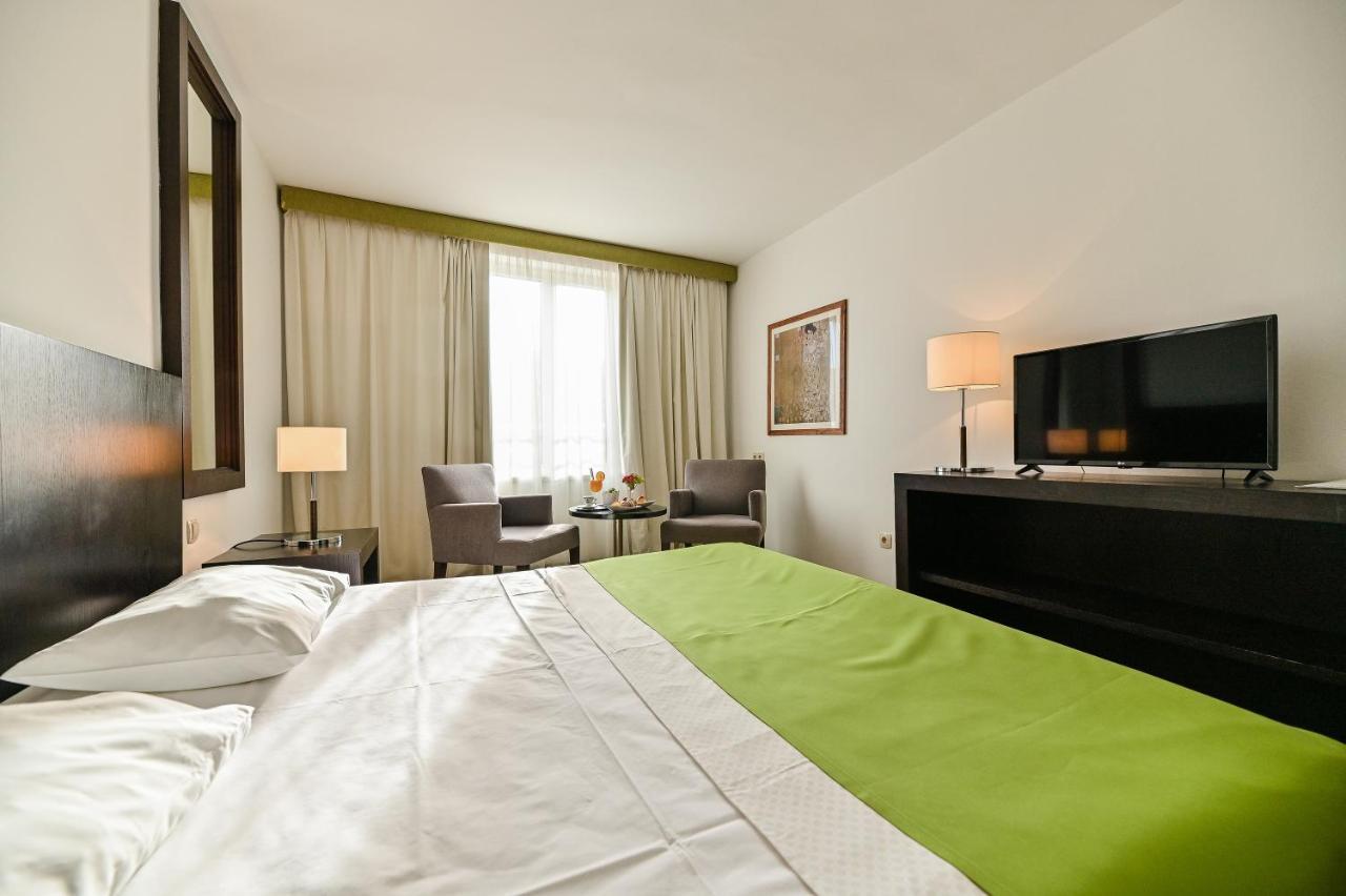 Hotel International Rab Town Exterior foto