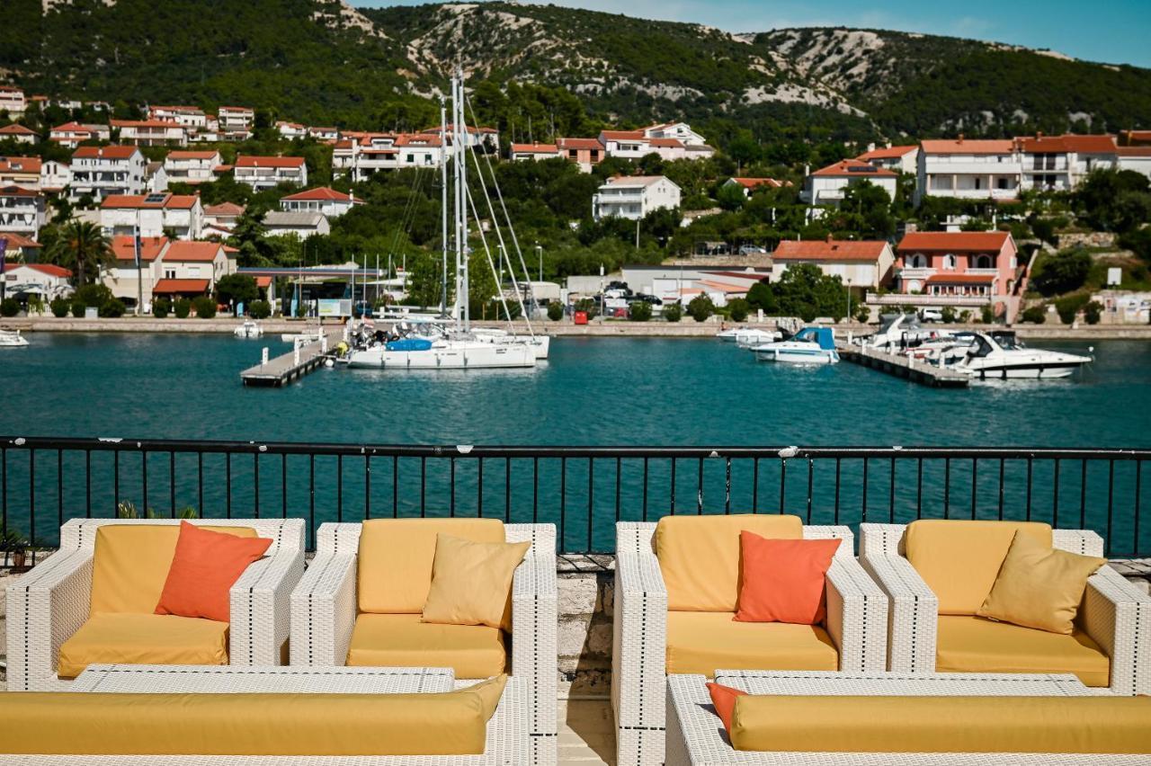 Hotel International Rab Town Exterior foto